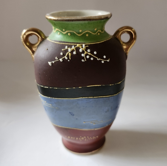 Japanese Hand Painted Small Vase - Picture 4 of 12